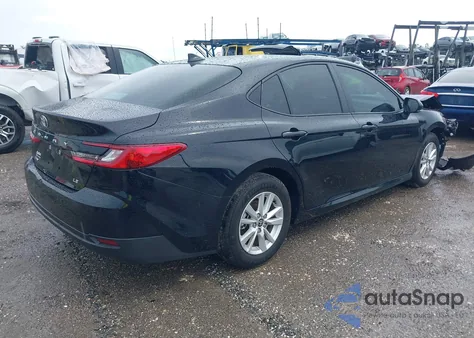 2025 Toyota Camry Le z USA, uszkodzony, nr VIN 4T1DAACK6SU099657